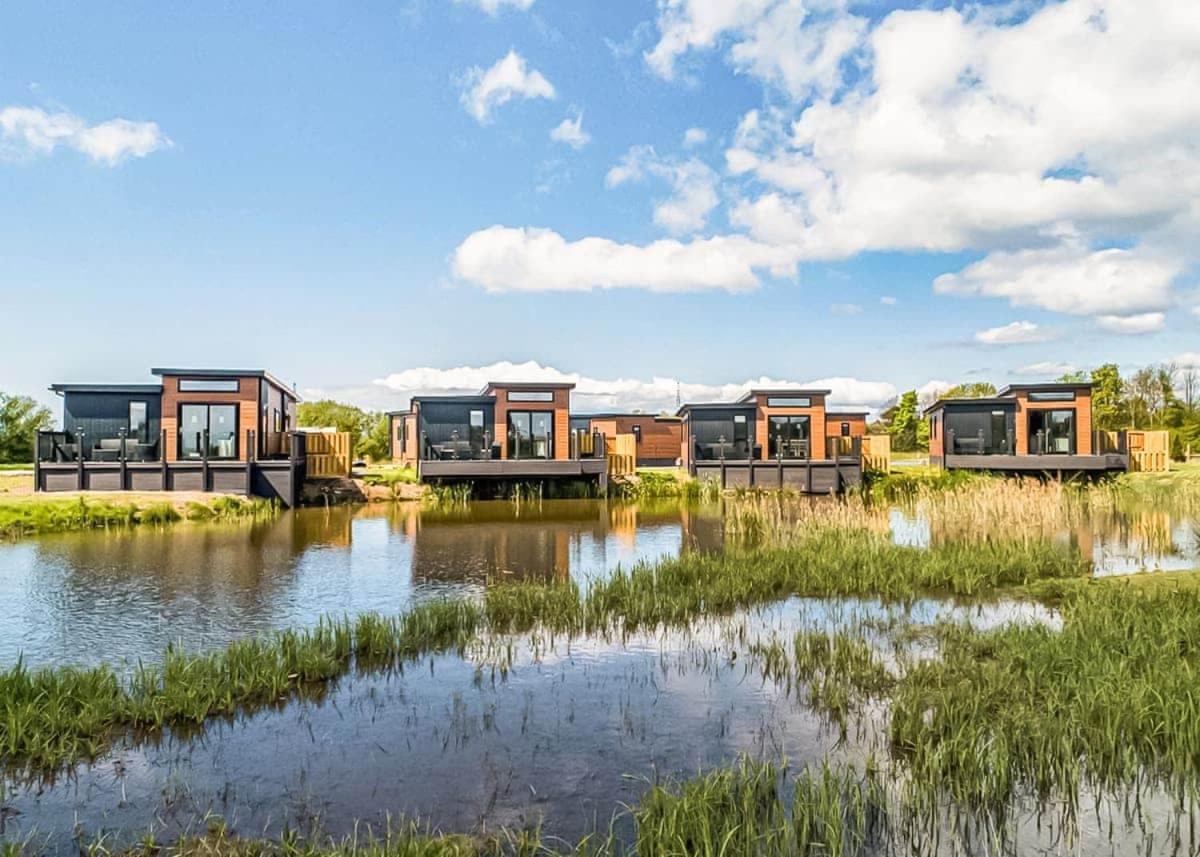 Waterside Hambleton Lakeside Lodges Poulton-le-Fylde ภายนอก รูปภาพ