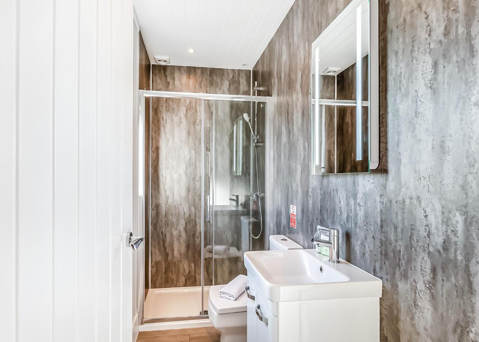 Waterside Hambleton Lakeside Lodges Poulton-le-Fylde ภายนอก รูปภาพ