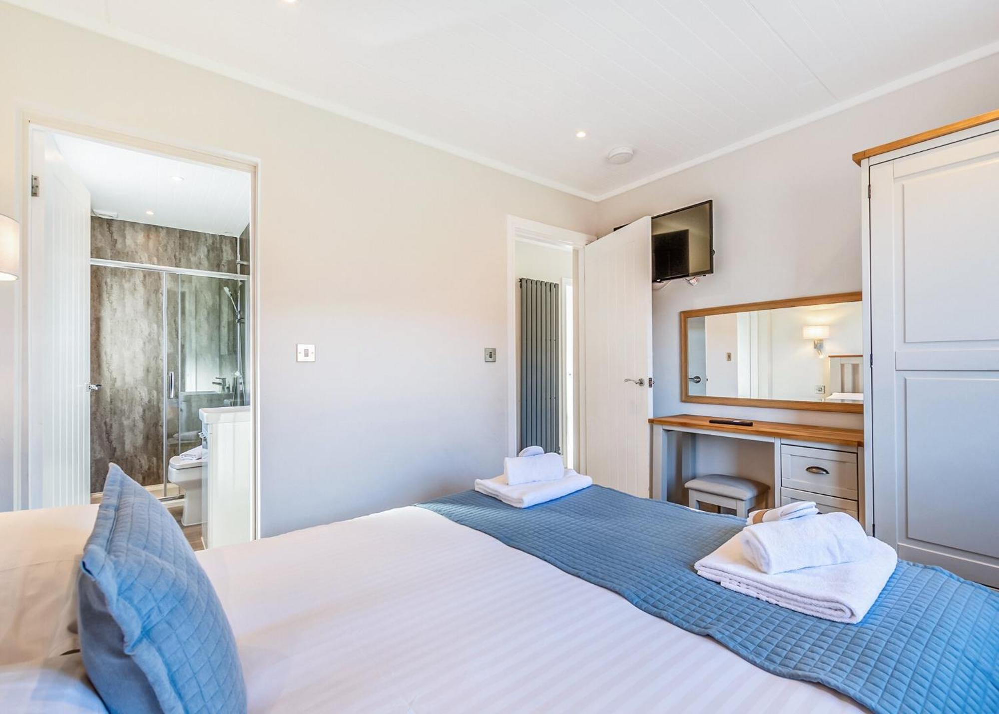 Waterside Hambleton Lakeside Lodges Poulton-le-Fylde ภายนอก รูปภาพ