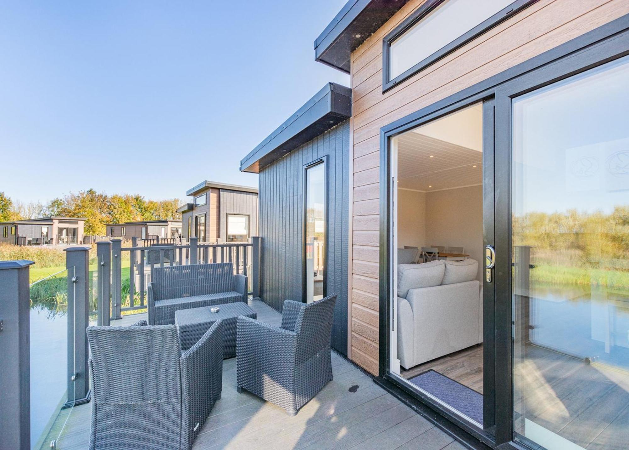 Waterside Hambleton Lakeside Lodges Poulton-le-Fylde ภายนอก รูปภาพ